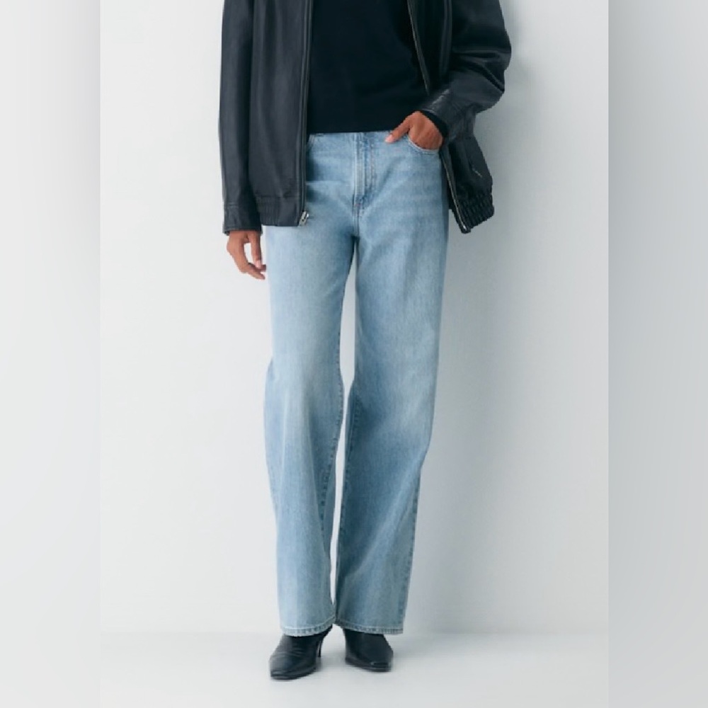 Denim Forum The Farrah Hi-rise
Wide Jean